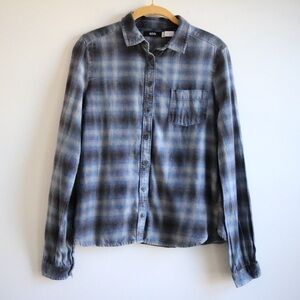 Urban Outfitters Blue and Grey Plaid Long Sleeve Button Up Shirt
